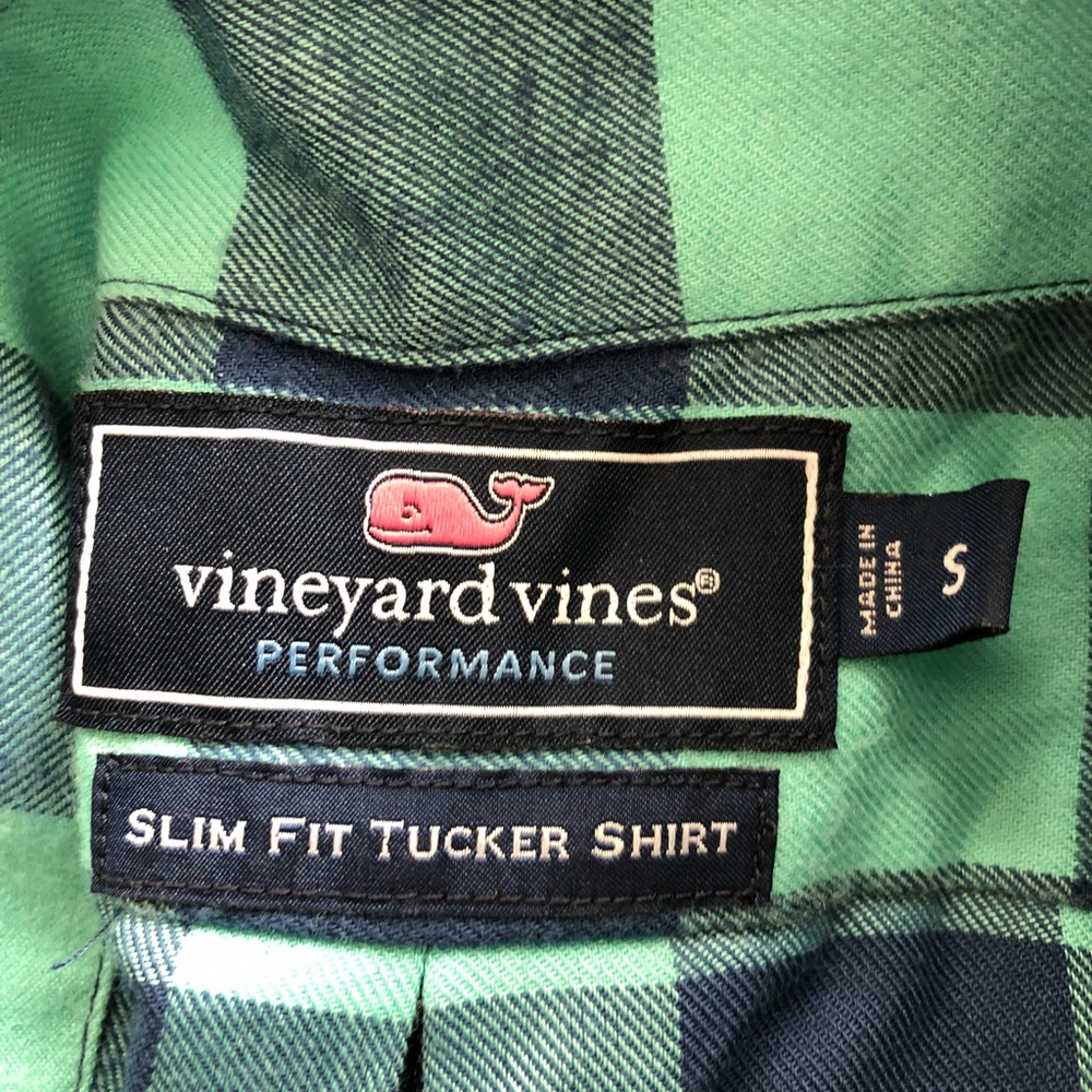 2 Vineyard Vines Slim Tucker shirts Mens Small EUC